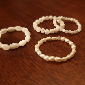 Conjunto de anillos de perlas / Perlas de agua dulce y nácar / Elegantes anillos apilables