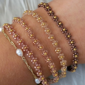 Handmade Daisy Flower Bracelet in Gold Beonze| Natural Beads, 14k Gold Filled Clasp | Dainty & Elegant Gift