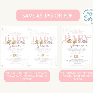 Może przedstawiać: Zaproszenia na baby shower z postaciami Kubusia Puchatka, z tekstem "Our little bunny is on the way". Zaproszenia są w kolorze r&oacute;żowym i białym, z tłem w kształcie plastra miodu. Tekst zawiera imię "Chelsea Bent" i szczeg&oacute;ły wydarzenia.