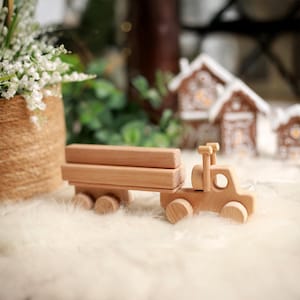 Montessori Wood Toys Truck, Natural Waldorf Toy for Sensory Learning, Perfect Baby Shower Gift, Ideal for Baby Birthday and Christmas Gifts