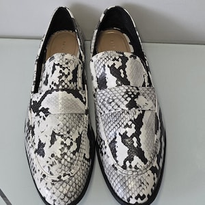 Preowned Ladies Snakeskin Print Loafers for Women Faux Leather Flat Slip-On Shoes Elegant Animal Print Flats  Zara Style Office Shoes  UK 7