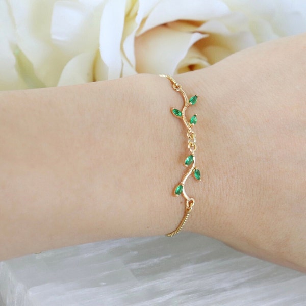 leaf bracelet, gold bridal leaves bracelet, green leaf bracelet, wedding bracelet, bridesmaid bracelet, bridesmaid gift.