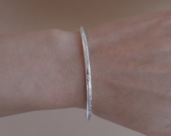 Sterling silver bangle, 999 pure sterling silver engraved bracelet, chunky bangle, everyday elegant bracelet, gift for her, gift for mom.