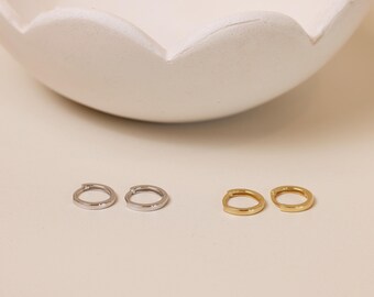 Minimalist gold hoop earrings, Elegant hoop earrings, Dainty everyday hoops, Small gold earrings, bridesmaid gift for her, Small jewelry