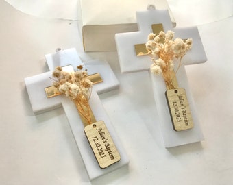 Aimant croix de baptême personnalisé fait main avec fleurs séchées cadeaux de baptême cadeaux de baptême cadeaux pour la communion d'invités