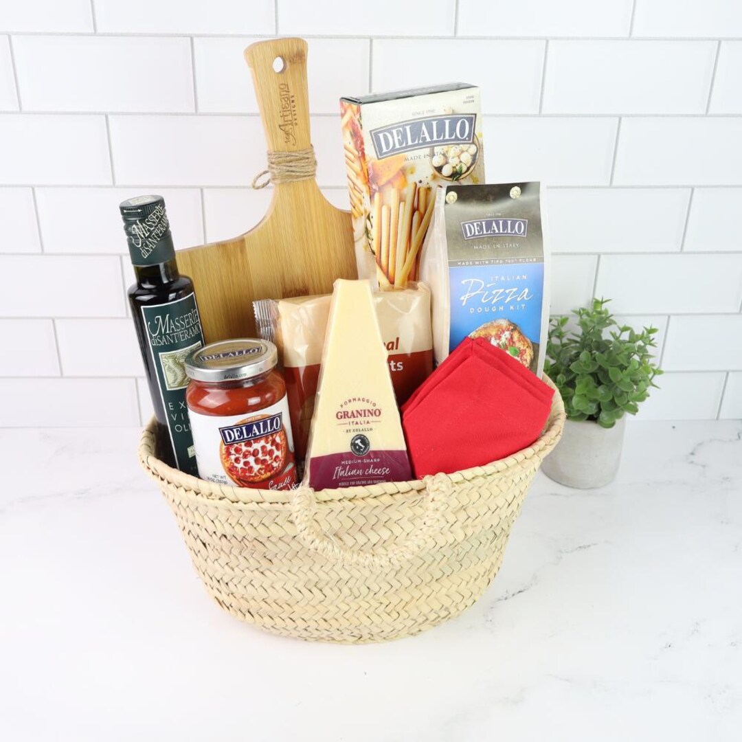 Gourmet Pizza Night Gift Basket: Acacia Wood Peel, Italian Olive Oil - Etsy