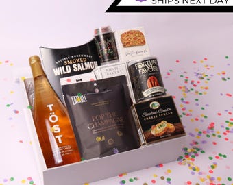 Celebration Gift Box: Alcohol-Free Wine, Smoked Salmon, Gourmet Snacks