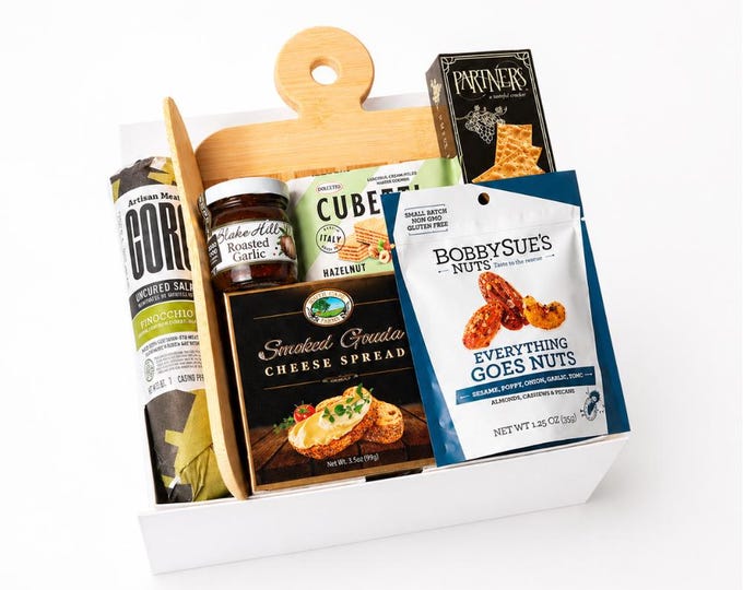 Gourmet Charcuterie Gift Box: Savory Snack Assortment