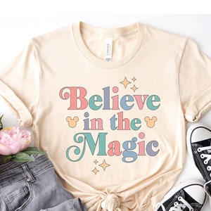 Chemise Disney Believe in the Magic, t-shirt Royaume coloré