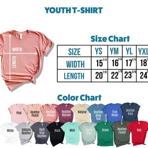 Puede incluir: Tabla de tallas para camiseta juvenil con medidas en pulgadas. La tabla muestra las medidas de ancho y largo para las tallas YS, YM, YL y YXL. Una tabla de colores muestra 16 colores de camiseta diferentes.