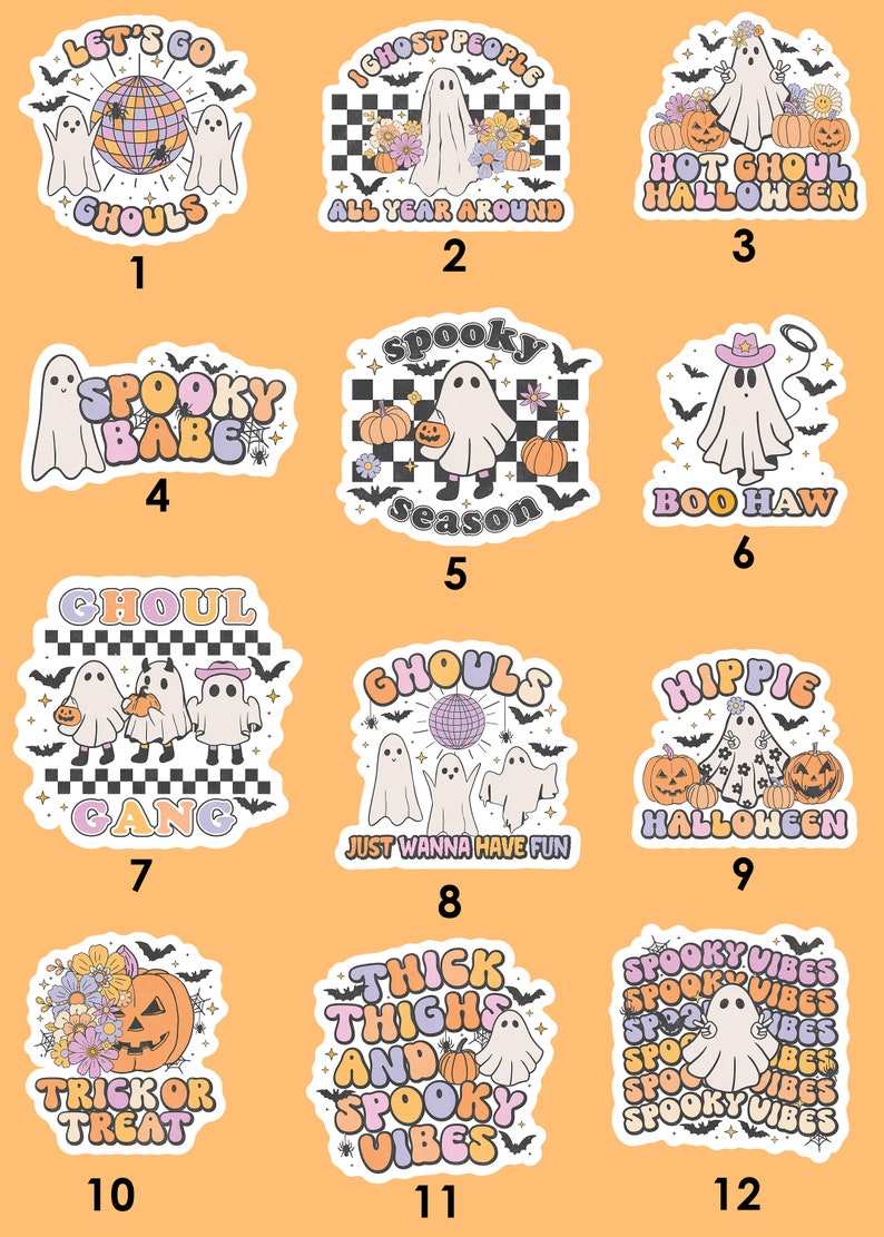 Puede incluir: Doce pegatinas coloridas con fantasmas, calabazas y murci&eacute;lagos con varias frases de tem&aacute;tica de Halloween. Las pegatinas est&aacute;n sobre un fondo naranja claro.
