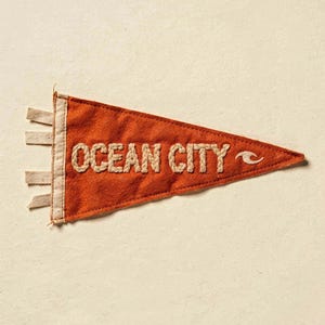 Ocean City, Maryland Surf Pennant Print | Vintage Felt Pennant Art | Beach House Decor | Retro Surf Wall Art | Printable Digital Download image 2