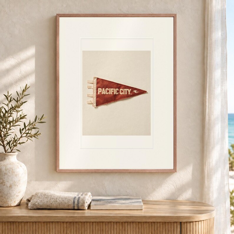 Lámina artística con banderín de surf de Pacific City, póster costero enmarcado o sin enmarcar. imagen 12
