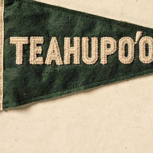 Teahupo'o, Tahiti Surf Pennant Print | Vintage Felt Pennant Art | Beach House Decor | Retro Surf Wall Art | Printable Digital Download image 4