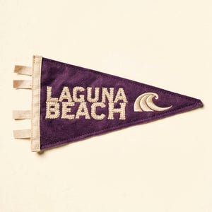 Laguna Beach, California Surf Pennant Print | Vintage Felt Pennant Art | Beach House Decor | Retro Surf Wall Art | Printable Digital Downloa image 2