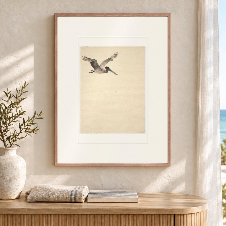 Kunstprint in inktstijl van een vliegende pelikaan, ingelijst of oningelijst. Poster van een kustvogel. afbeelding 12