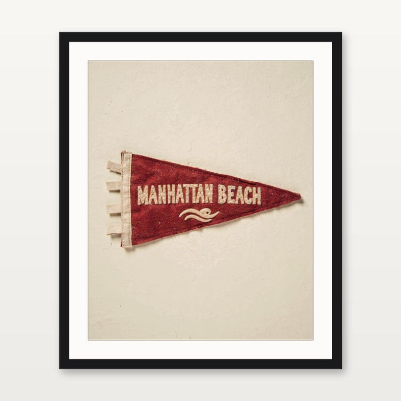 Estampado de banderín de surf de Manhattan Beach, California / Arte de banderín de fieltro vintage / Decoración para casa de playa / Arte mural de surf retro / Impresión digital imagen 3