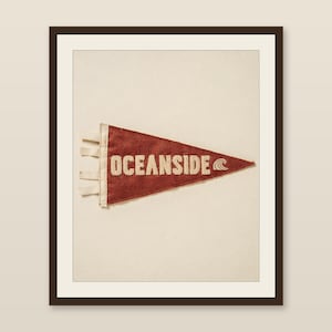 Oceanside, Kaliforniens surfvimpeltryck | Vintage filtvimpelkonst | Strandhusdekor | Retro surfväggkonst | Utskrivbar digital nedladdning bild 1