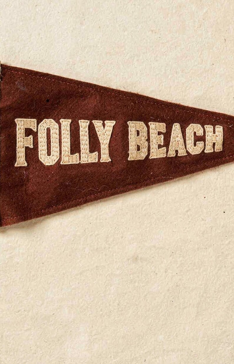 Folly Beach, Carolina del Sur. Estampado de banderín de surf / Arte de banderín de fieltro vintage / Decoración para casa de playa / Arte mural retro de surf / Impresión digital imagen 4