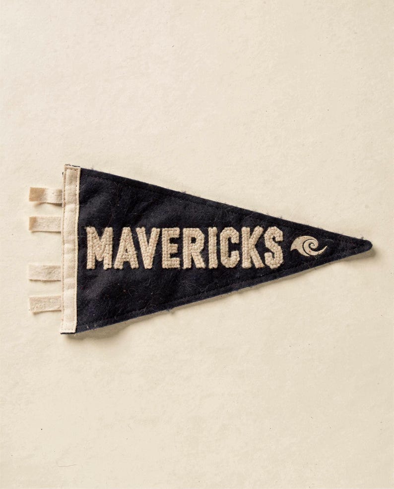 Mavericks, Half Moon Bay, California Surf Pennant Print | Vintage Felt Pennant Art | Beach House Decor | Retro Surf Wall Art | Printable Dig image 2