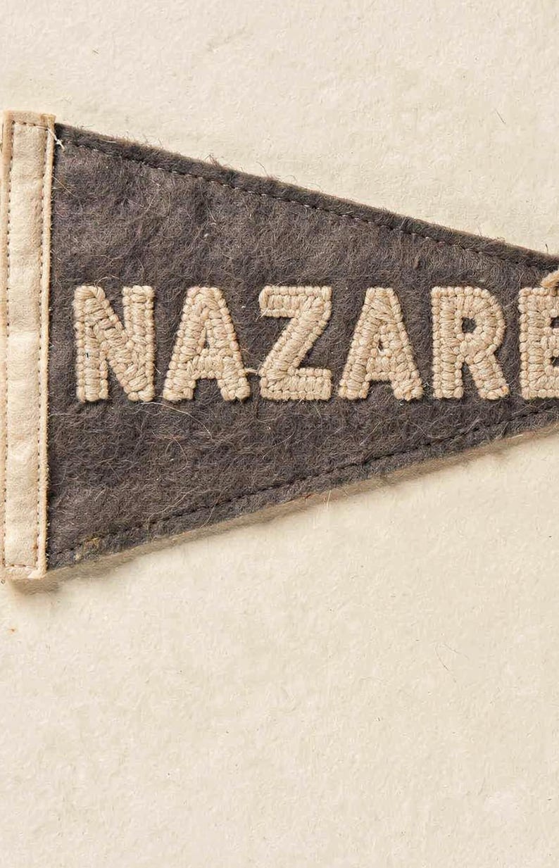 Nazaré, Portugal Surf Pennant Print | Vintage Felt Pennant Art | Beach House Decor | Retro Surf Wall Art | Printable Digital Download image 4