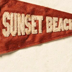Estampado de banderín de surf en Sunset Beach, Oahu, Hawái / Arte de banderín de fieltro vintage / Decoración para casa de playa / Arte mural retro de surf / Descarga digital imprimible imagen 4