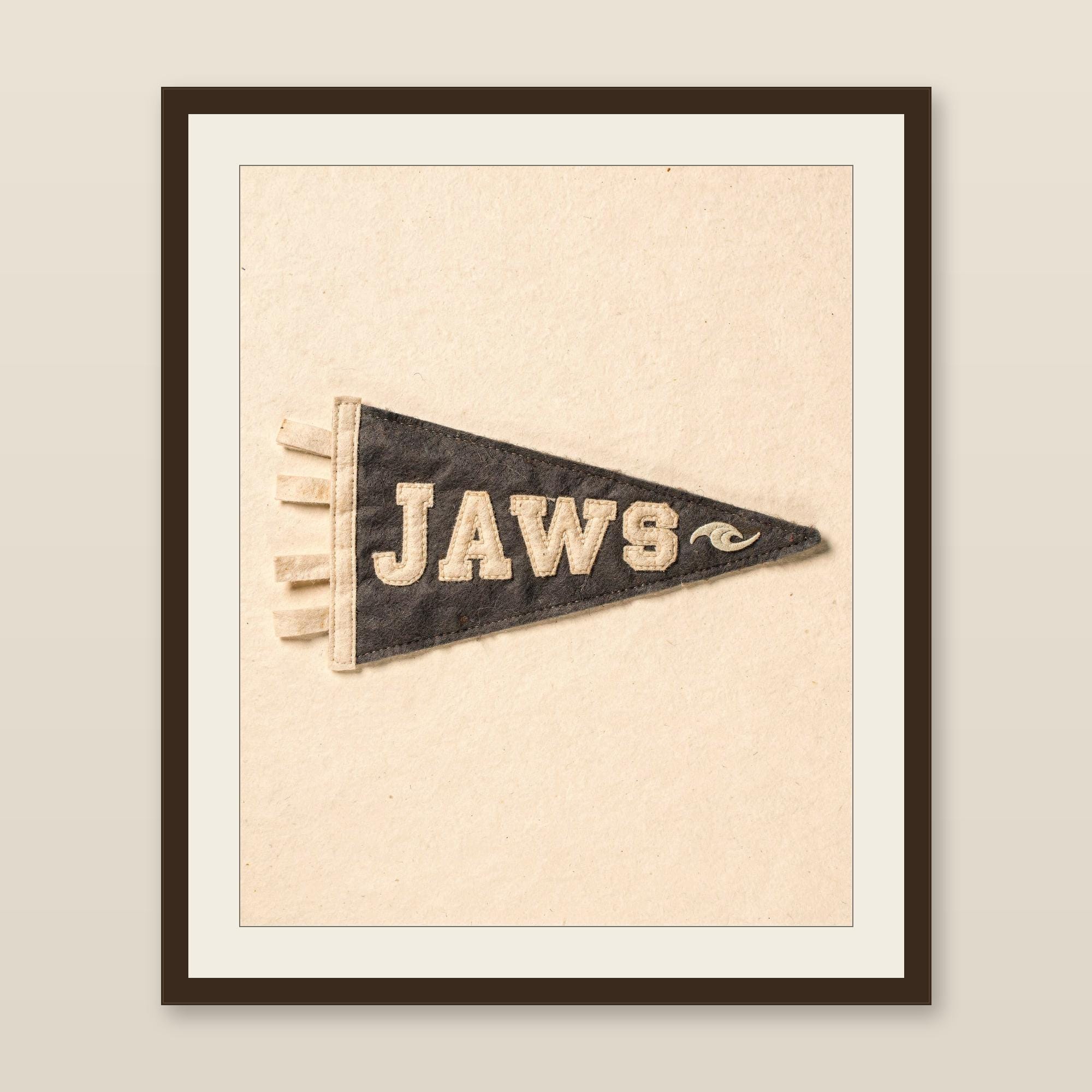 Jaws (Pe'ahi), Maui, Hawaii Surf Pennant Print | Vintage Felt Pennant Art | Beach House Decor | Retro Surf Wall Art | Printable Digital Down