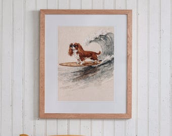 Lámina artística de Cavalier King Charles Spaniel surfeando, póster de perro costero con o sin marco.