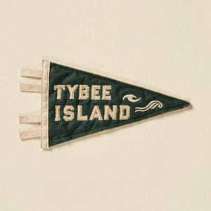 Wimpel-Print „Tybee Island, Georgia Surf“ | Vintage-Filzwimpel | Strandhaus-Deko | Retro-Surf-Wandbild | Digitaler Download zum Ausdrucken Bild 2