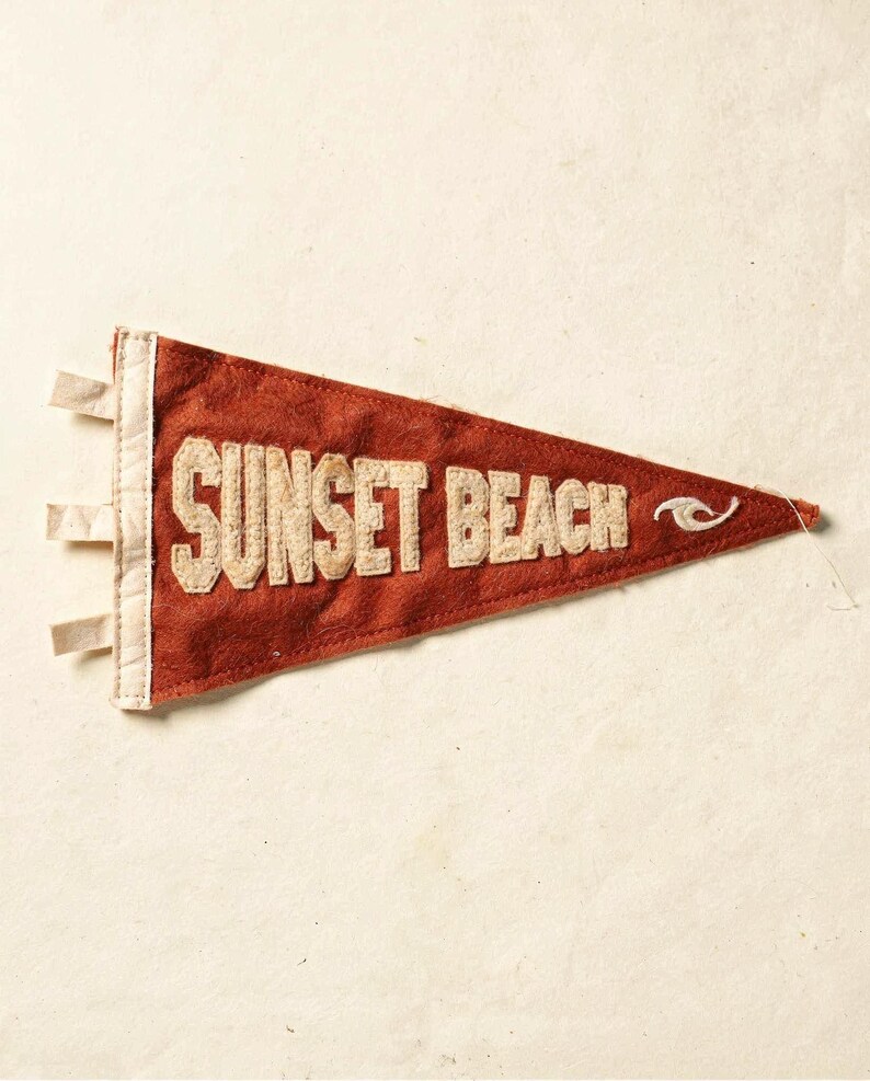 Estampado de banderín de surf en Sunset Beach, Oahu, Hawái / Arte de banderín de fieltro vintage / Decoración para casa de playa / Arte mural retro de surf / Descarga digital imprimible imagen 2