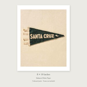 Lámina artística con banderín de surf de Santa Cruz, California, póster costero enmarcado o sin enmarcar. imagen 7