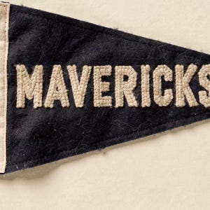 Mavericks, Half Moon Bay, California Surf Pennant Print | Vintage Felt Pennant Art | Beach House Decor | Retro Surf Wall Art | Printable Dig image 4