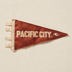 Pacific City, Oregon Surf Pennant Print | Vintage Felt Pennant Art | Beach House Decor | Retro Surf Wall Art | Printable Digital Download image 2