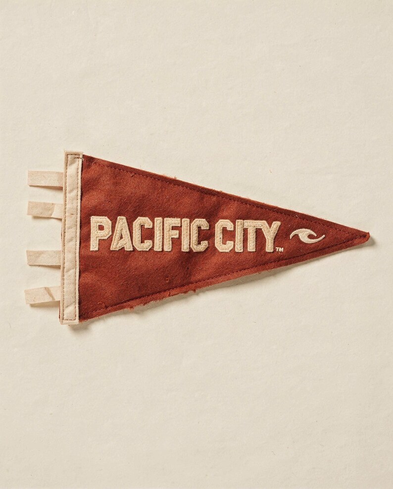 Pacific City, Oregon Surf Pennant Print | Vintage Felt Pennant Art | Beach House Decor | Retro Surf Wall Art | Printable Digital Download image 2