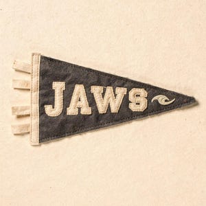 Jaws (Pe'ahi), Maui, Hawaii Surf Pennant Print | Vintage Felt Pennant Art | Beach House Decor | Retro Surf Wall Art | Printable Digital Down image 2