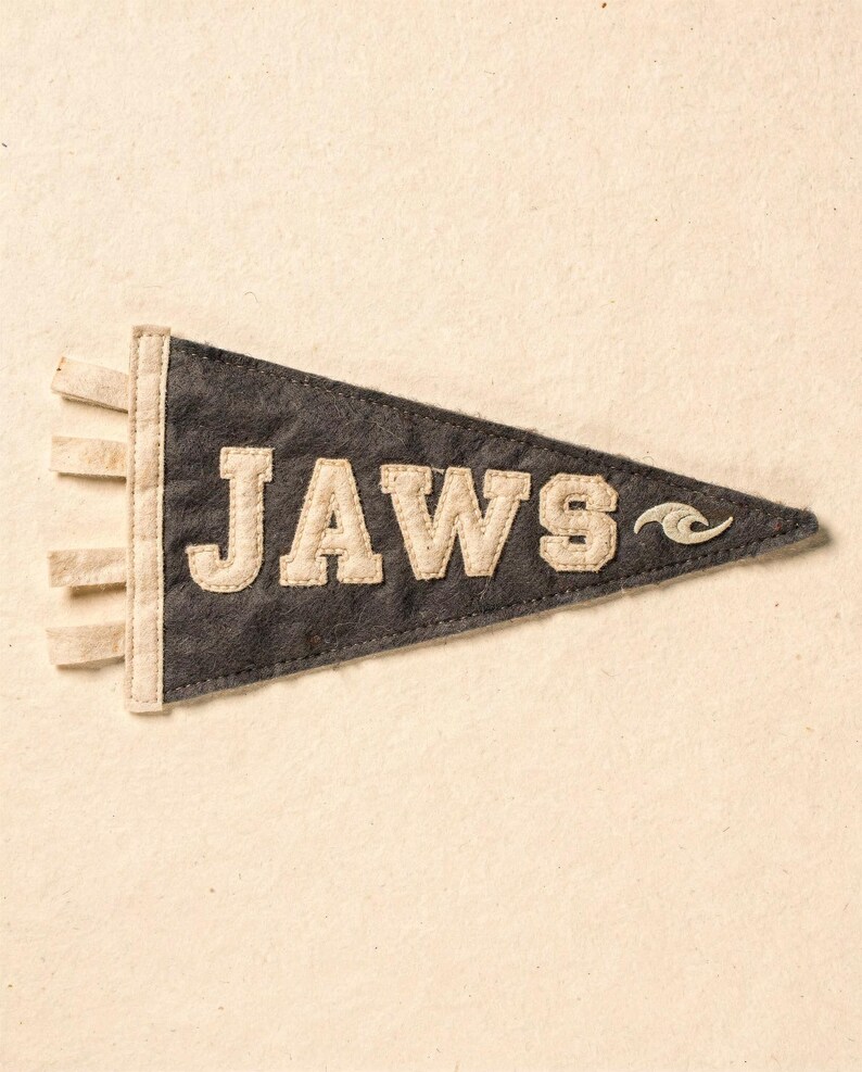 Jaws (Pe'ahi), Maui, Hawaii Surf Pennant Print | Vintage Felt Pennant Art | Beach House Decor | Retro Surf Wall Art | Printable Digital Down image 2