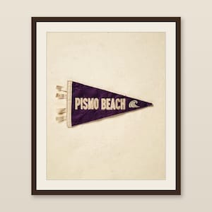 Estampado de banderín de surf de Pismo Beach, California / Arte vintage de banderín de fieltro / Decoración para casa de playa / Arte mural retro de surf / Descarga digital imprimible imagen 1