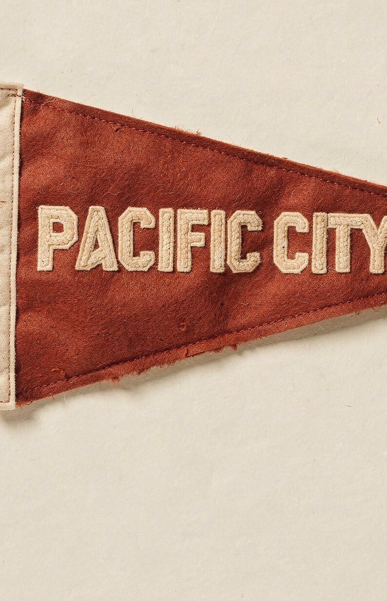 Pacific City, Oregon Surf Pennant Print | Vintage Felt Pennant Art | Beach House Decor | Retro Surf Wall Art | Printable Digital Download image 4