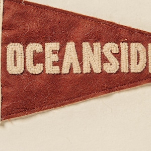 Oceanside, Kaliforniens surfvimpeltryck | Vintage filtvimpelkonst | Strandhusdekor | Retro surfväggkonst | Utskrivbar digital nedladdning bild 4