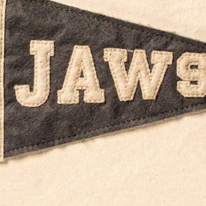 Jaws (Pe'ahi), Maui, Hawaii Surf Pennant Print | Vintage Felt Pennant Art | Beach House Decor | Retro Surf Wall Art | Printable Digital Down image 4