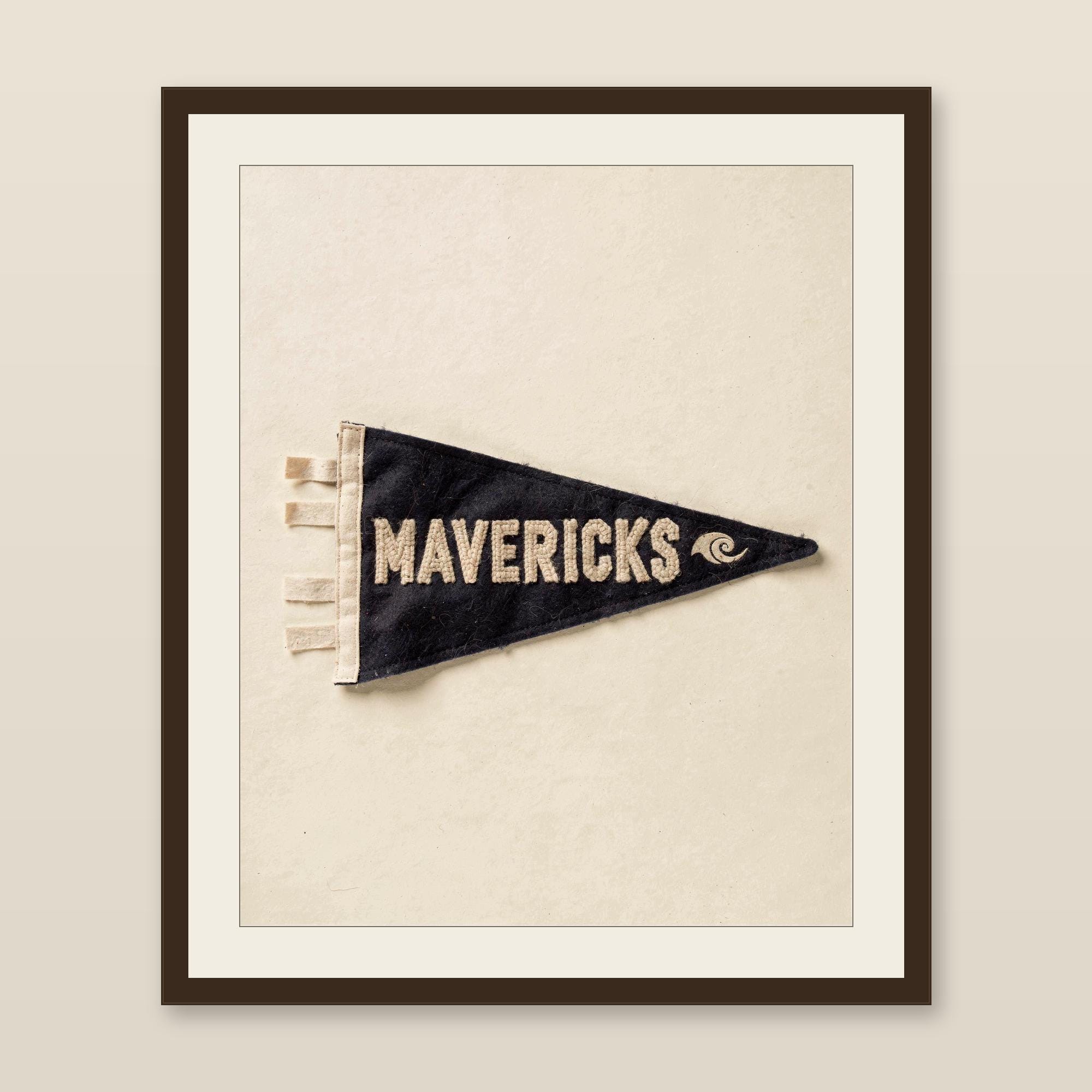 Mavericks, Half Moon Bay, California Surf Pennant Print | Vintage Felt Pennant Art | Beach House Decor | Retro Surf Wall Art | Printable Dig