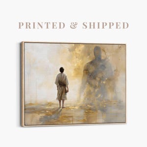 Puede incluir: Impresión en lienzo enmarcada que representa a una persona con una túnica frente a una gran figura sombreada. La obra de arte utiliza una paleta de colores apagados de beige, dorado y gris. El texto "PRINTED & SHIPPED" está en la parte superior.