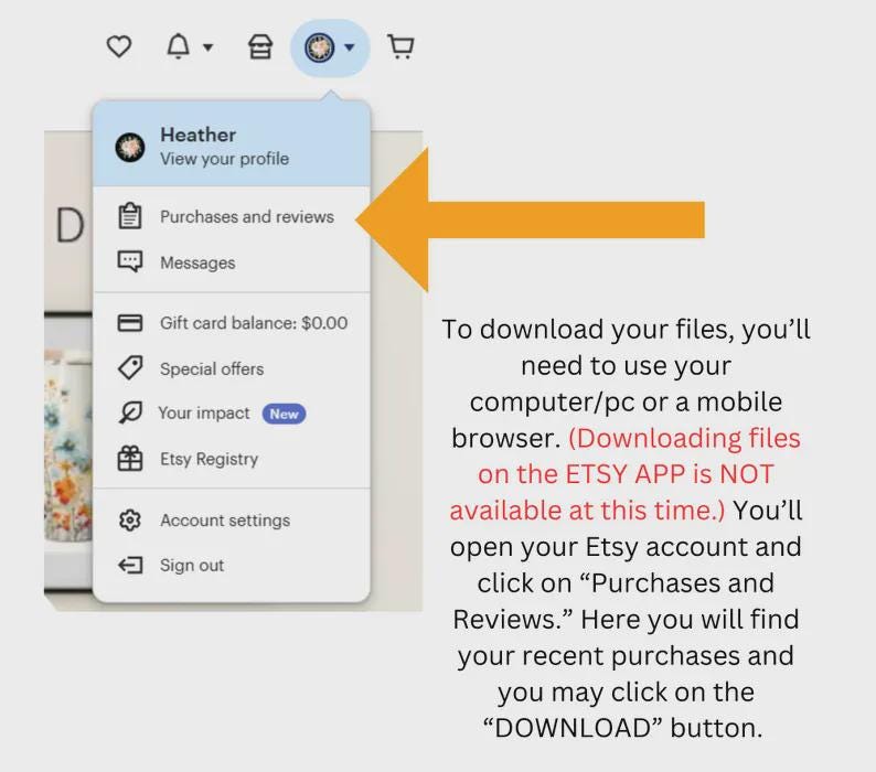 Op de afbeelding: Schermafbeelding van een Etsy-accountmenu, met "Aankopen en beoordelingen" gemarkeerd. Tekst legt uit hoe bestanden te downloaden via een computer of mobiele browser, niet de Etsy-app. Een oranje pijl wijst naar "Aankopen en beoordelingen".