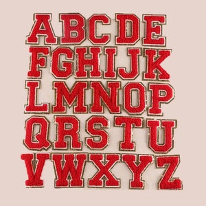 Letras de chenilla roja de hierro de 8 cm/ 3 pulgadas de alto con borde dorado con purpurina, envío rápido desde EE. UU., ideal para mochila, bolsa, decoración de ropa