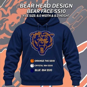 Può includere: Una felpa con cappuccio blu navy con un design a testa di orso realizzato con strass. La grafica include il testo: BEAR HEAD DESIGN, BEAR FACE SS10, FILE SIZE: 8.0 WIDTH & 8.0 HEIGHT, ORANGE 746 SS10, CRYSTAL 964 SS10 e BLUE 864 SS10.