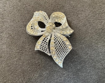 Vintage Silver Tone Art Deco Pot Metal Bow Brooch Pin