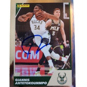 Carte dédicacée par Ginnais Antetokounmpo