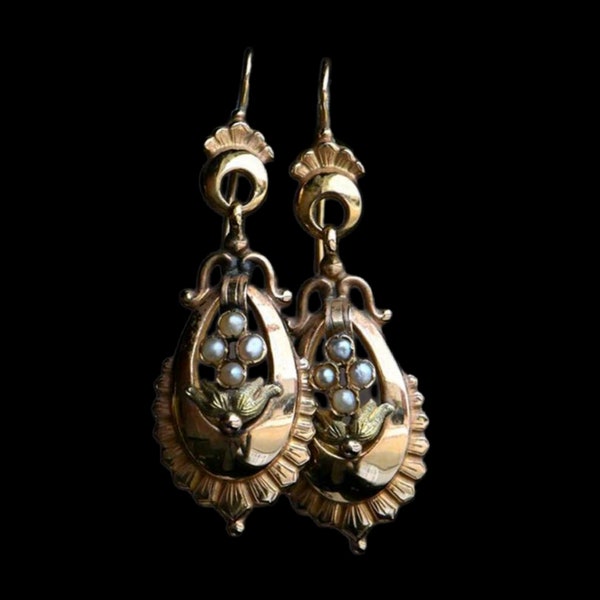 Superb antique Art Deco gold earrings set with small pearly white pearls