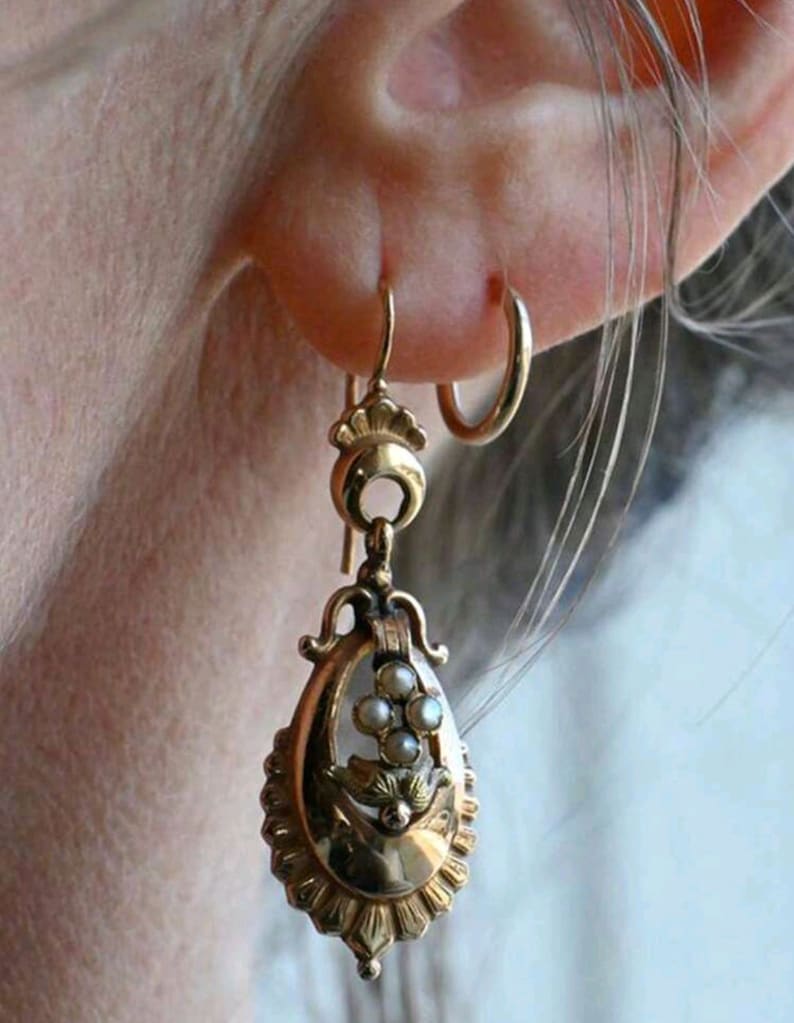 Superbes boucles d'oreilles esprit antique Art Déco or serties petites perles blanc nacré image 4