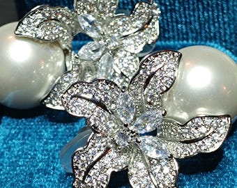 Boucles D'oreilles Clous Fleurs En Cristal Strass - Plaqué Argent - Style Parisien - Pour Femme